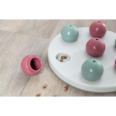 Trixie Cat Activity Solitaire