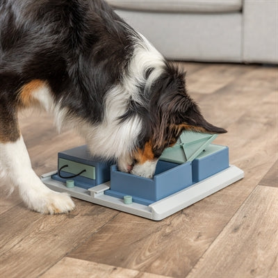 Trixie Dog Activity Poker Box 1